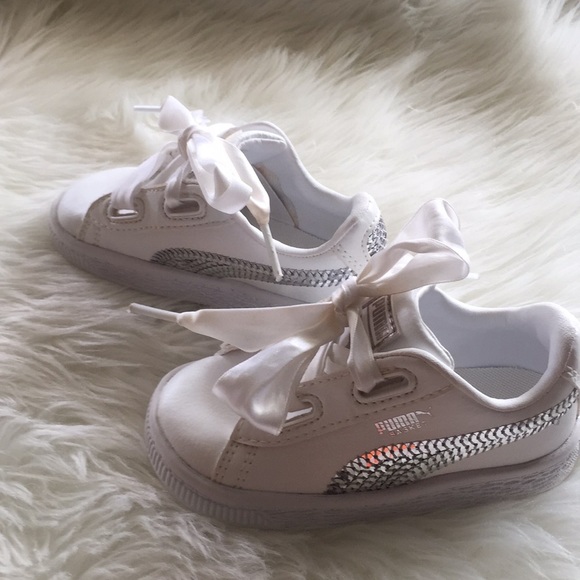 Little Girls Puma Sneakers - Picture 4 of 7